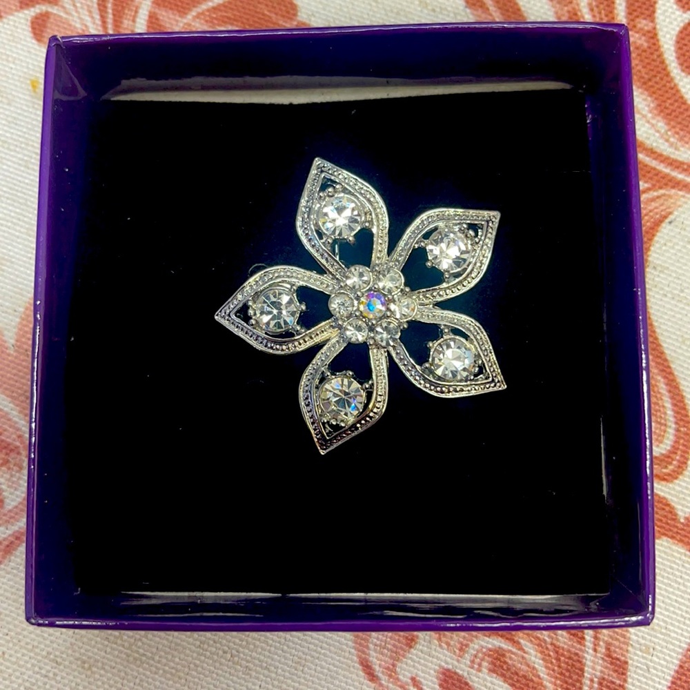 Beautiful multi stone star brooch
